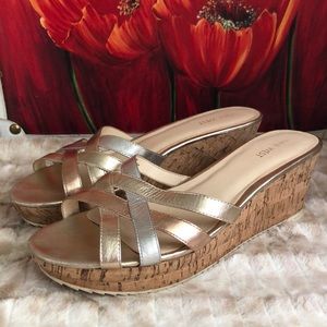 Metallic strappy platforms